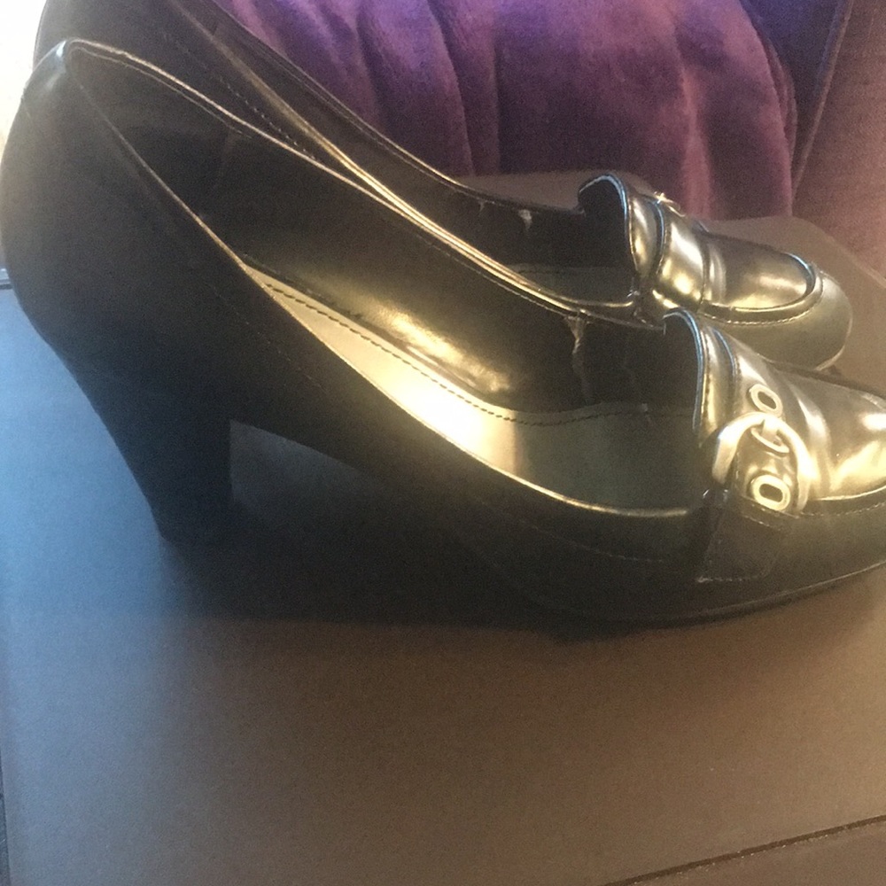 Pumps - Picture 2 of 3